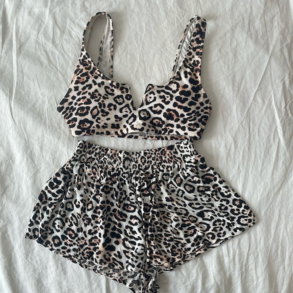 Leopard Print V-Neck Bikini Top and High-Waist Shorts Set - Beige/Black